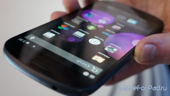 Смартфон с двумя экранами на андроид - YotaPhone 2